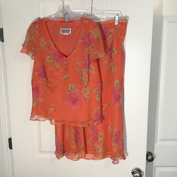 Plaza South Dresses & Skirts - Plaza South Women’s Petite Lined 2 Piece Skirt Suit Peach/ Green Size 18WP